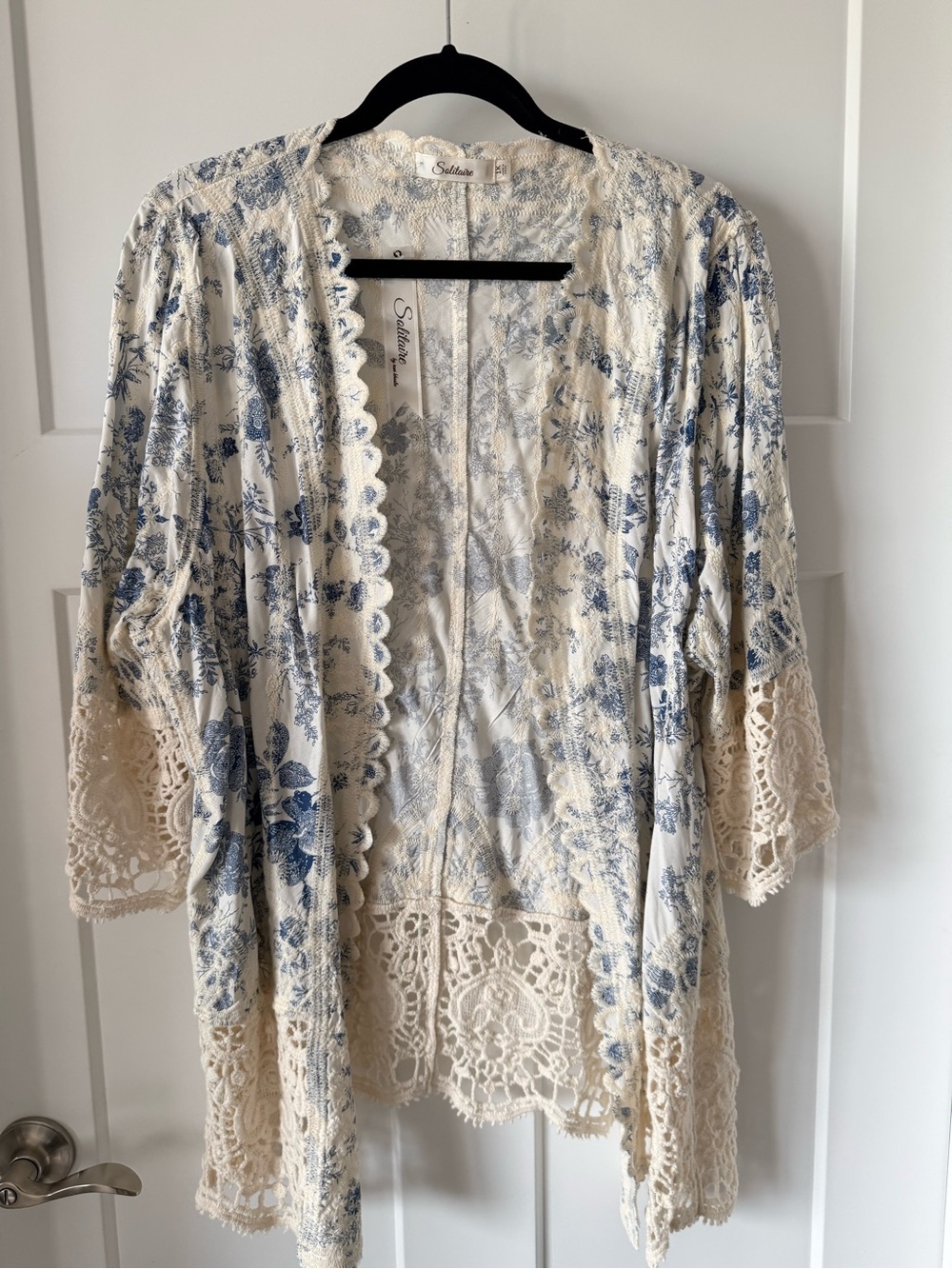 Solitaire Cream & Blue Floral Lace-Trim Kimono Jacket Size 1x